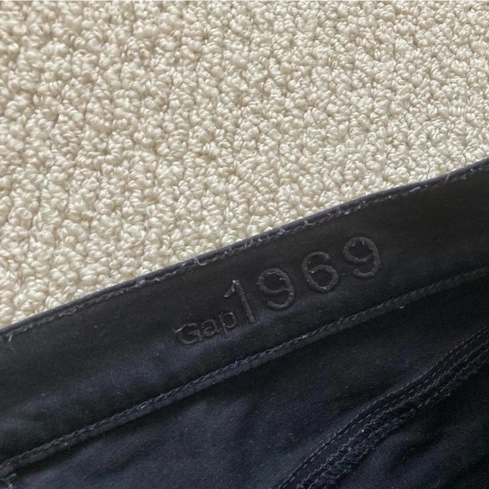 Gap 1969 Black Shine Skinny Legging Jeans Size 30 Stretch Pants Bottoms EUC